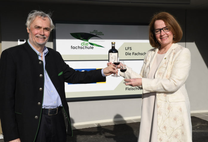 Direktor Rudolf Reisenberger und Bildungs-Landesrätin Christiane Teschl-Hofmeister